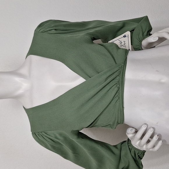 Wild Love (NEW) Retro Hippie 70's Puff Sleeves Green Tie Wrap Crop Top Size M - Picture 1 of 8